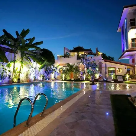 Deluxx Boutique Hotel